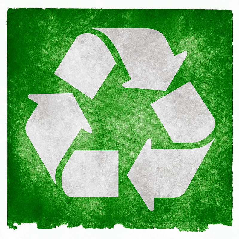 green recycling symbol